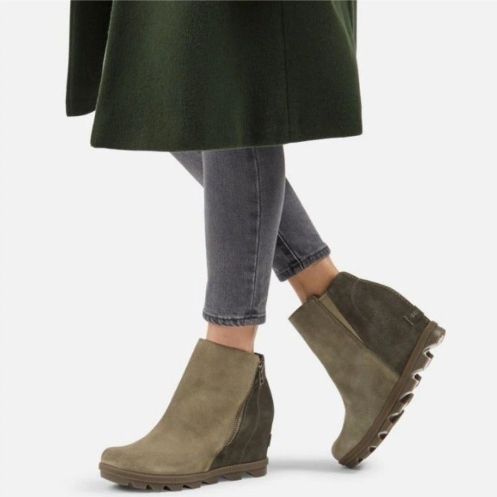 Sorel Joan of Arctic Wedge II Zip Boots Womens 8 Sage Brown LL5362-297 Excellent